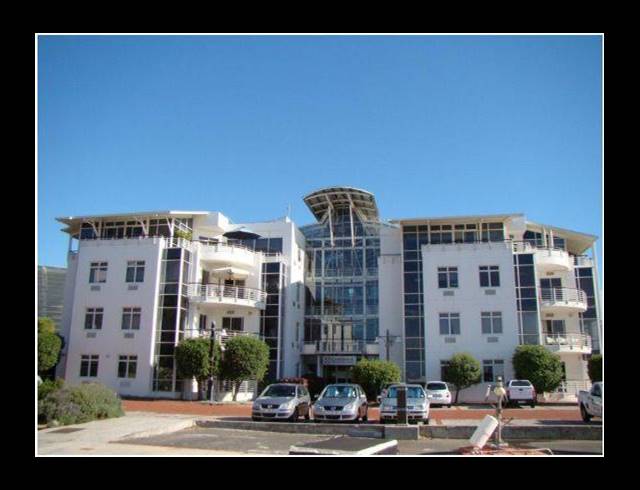 74M² OFFICE TO LET IN WATERFRONT